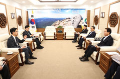 행안차관, 이철우·박완수 면담…"미래기금, 지방 자율성 보장"