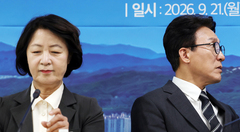 다른 곳 보는 김민석-추미애