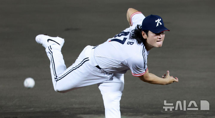 '곽빈 6이닝 10K 노히트' AG 한국 야구, 대만전 5-0 완승 [뉴시스Pic]