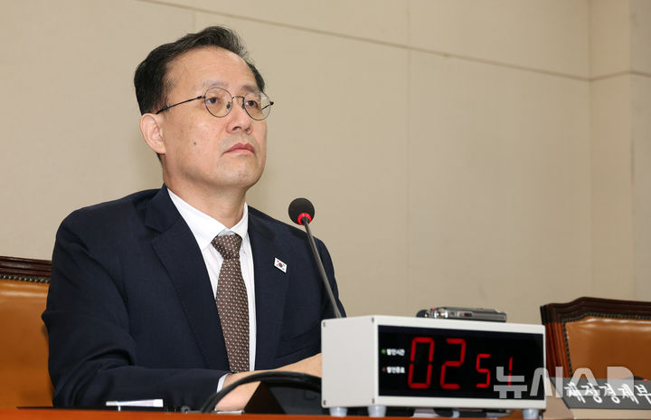 이형일 신임 경제부총리, 국회서 대미 투자 보고 [뉴시스Pic]