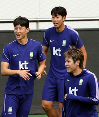 모레노호, 우루과이전 명단 발표…대기록 앞둔 손흥민·에이스 이강인 선발