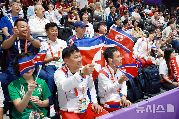 北, 역도 휩쓸며 金 7개로 종합 12위…남북관계는 냉랭[AG 결산④]
