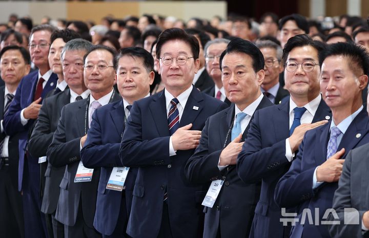이재명 대통령, "동포사회 지원, 일방적 혜택 아닌 다음 세대 위한 투자" [뉴시스Pic] 