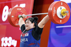 역도 간판 박혜정, 여자 86㎏급 이상급 은메달…2연패 불발[나고야AG]