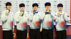 '아시안게임 2연패 달성한 리그 오브 레전드 대표팀'