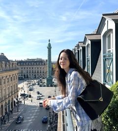 "군살 하나 없네" 55세 고현정, 파리서 포착된 가녀린 실루엣…관리 비법은?