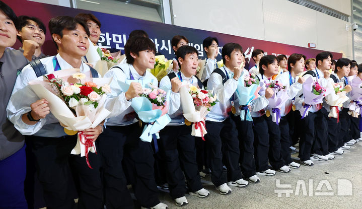기념촬영하는 축구 대표팀