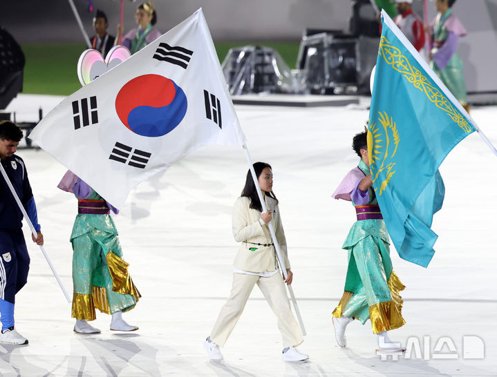 아시안게임 폐회식 기수 서채현