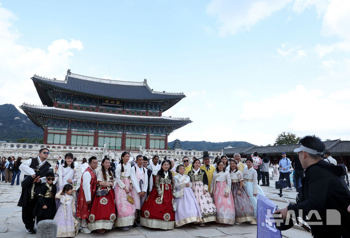 백화점 3사, '3조 큰손 손님' 모시기 전쟁 치열