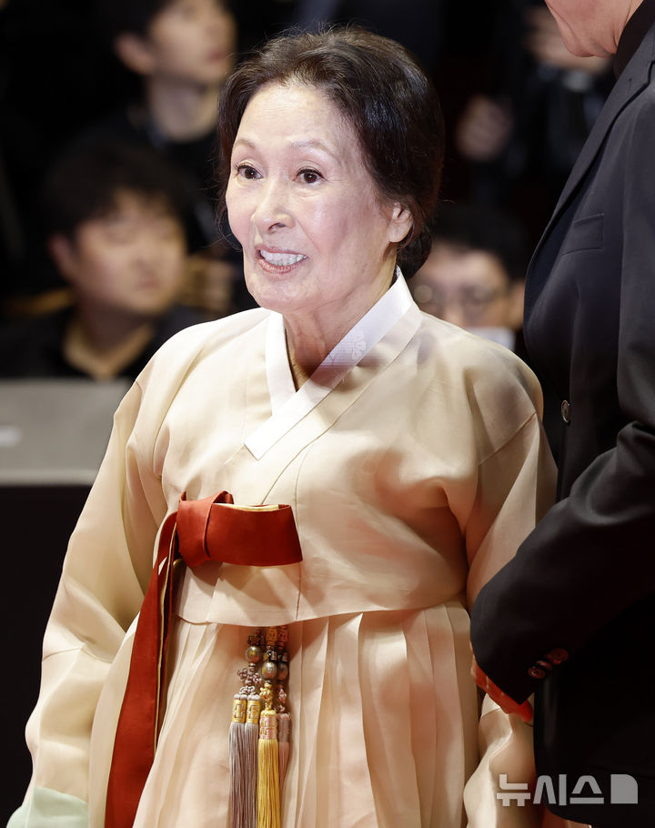 김혜자, 건강한 모습으로