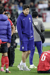 "국대 떠나라" 김민재에게 뿔난 팬들…소속팀 채널까지 찾아가 비난