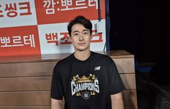 '교체설' 딛고 홀드 선두 우뚝…'KT 1위' 숨은 공신 스기모토 "타이틀 욕심 있다"