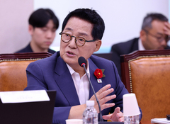 박지원, 조국의 한동훈 딸 의혹 특검 주장에…"옳은 싸움…공조하자"