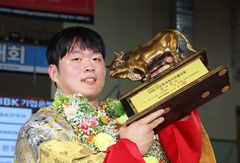 용인특례시청 박민교, 추석장사씨름대회서 통산 10번째 한라장사