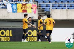 K리그1 꼴찌 광주, 난적 울산 4-3 제압…29경기 만에 승리