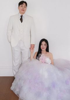 한윤서, '10월의 신부' 됐다…2살 연상과 웨딩마치