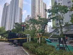 의정부 아파트 놀이터서 이사 마친 사다리차 전도
