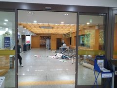 서울시의회 의원회관 1층 프랜차이즈 카페, 적자 끝 자진 철수