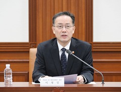 이형일, IMF 성장률 3.3% 전망에 "양극화 완화에 재원·역량 총동원"