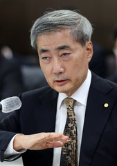 두 번 연속 금리 올린 한은…오늘 금통위는 동결 택할 듯