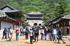 문경새재 찾은 관광객 303만명…전년 동기 대비 24.9%↑