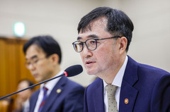국조실장 "수사기관장 국무회의 참석, 합법적…정치 중립성 유지하고 있어"