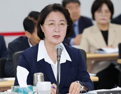 추미애 "재정 위기 맞다"…여야 의원들과 공방(종합)