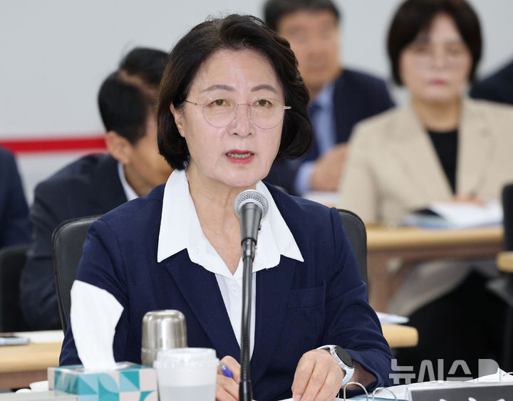 추미애 "재정 위기 맞다"…여야 의원들과 공방(종합)