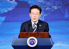 이 대통령, "긴 안목으로 준비하며 북극항로 시대를 대비" [뉴시스Pic]