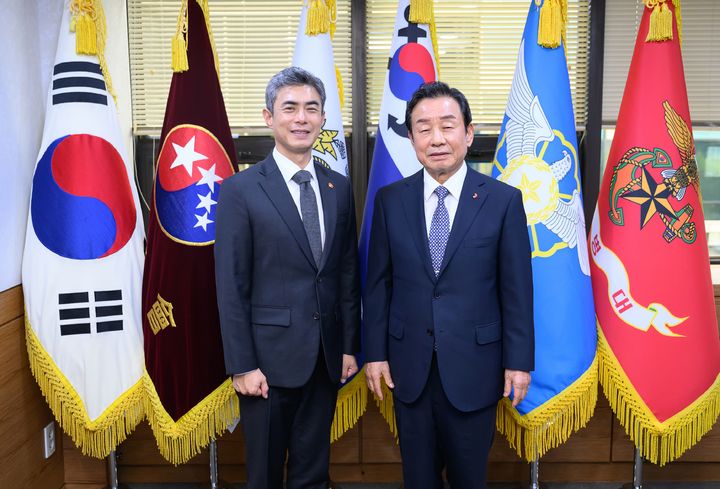 강신철 국방부 장관, 취임 후 예비역단체 첫 방문