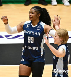 여자배구 도로공사, 현대건설 3-0 완파…컵대회 준결승 진출