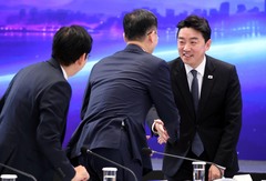 강훈식 "대통령 사과해야 하는 상황 전적으로 제 불찰…책임지는 게 옳아"