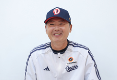두산 김원형 감독, 에이스 곽빈 무한 신뢰…"PS 부진? 머릿속에 없다" [WC]