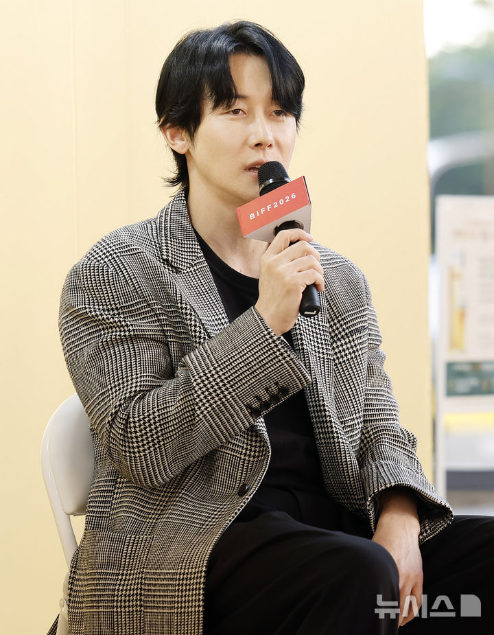 부국제 아주담담 참석한 김준한