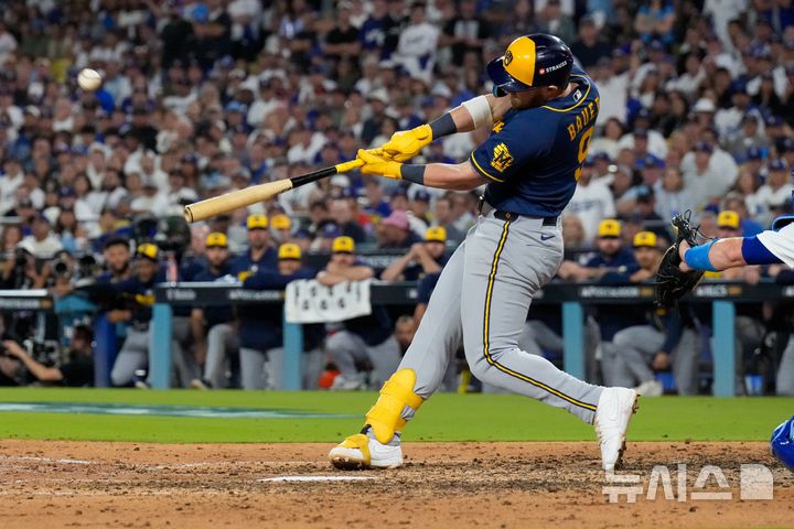 NLCS 3차전, 2점 홈런 치는 제이크 바우어스