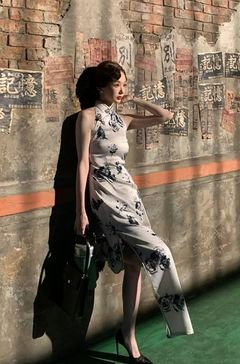 장만옥 된 강민경, 치파오에 킬힐까지