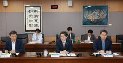금융당국 "증시 급락 과도한 측면 있어…신용공여 자제해야"