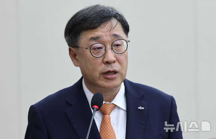 인사말하는 박윤규 정보통신산업진흥원장