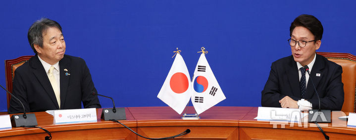 김민석 더불어민주당 대표, 미즈시마 고이치 주한일본대사 접견