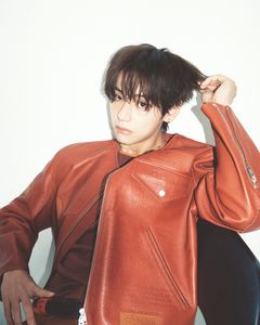 방탄소년단 뷔, 패션위크 52억 미디어 가치 창출…참석 없이도