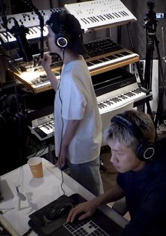크러쉬 그루브·아이유 서정…첫 듀엣곡 '삐그덕' 21일 공개