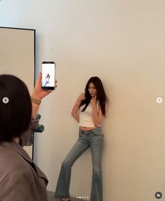 출산 3개월 만에 모델 복귀한 진아름…청바지 차림에 드러난 각선미