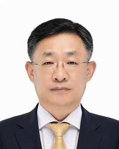㈜두산, 지주 부문 CFO 김민철 사장 부회장 승진