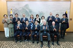 조 의장, 美 전 하원의원들 접견…"인허가·비자 등 韓기업 지원해달라"