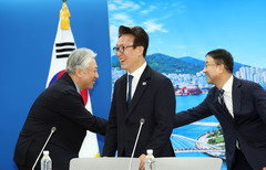 민주, 부산서 "부마항쟁정신 헌법 전문 수록"…'북항 돔·부산 도움' 구호도(종합)