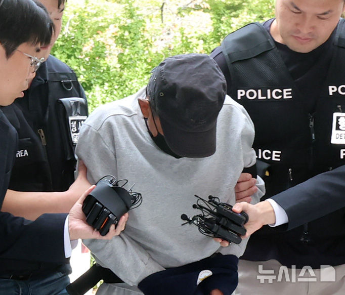 인천 흉기난동범 영장심사 출석… 피해자들엔 "죽을 죄 지었다" [뉴시스Pic]