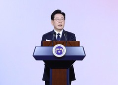 이 대통령 "부마항쟁·5·18, 헌법에 담아야…국회 개헌 의견수렴 조속히 나서달라"(종합)