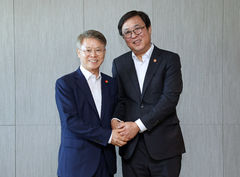 최휘영, 민형배 만나 "관광 수요, 지역 곳곳 이어져야"