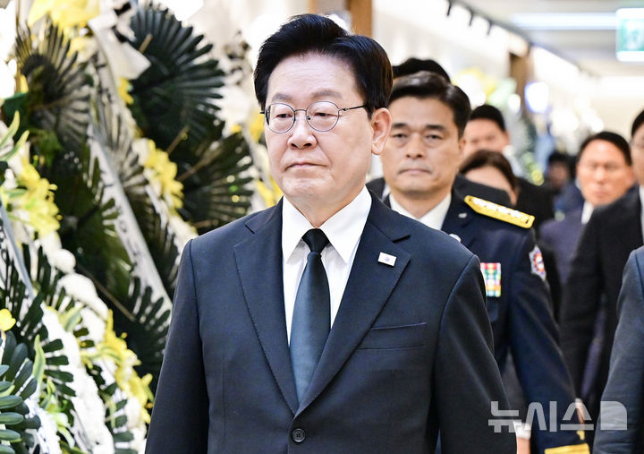 이 대통령 "국민들 다 환영하는 국무회의 일부 공개…비공개 압박 이해 어려워"