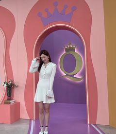 배우 김정은, 50대 믿기 힘든 잘록한 몸매…비결은 "아침마다 유산소"